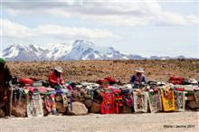 Dones cabana amb la Cordillera Blanca al fons